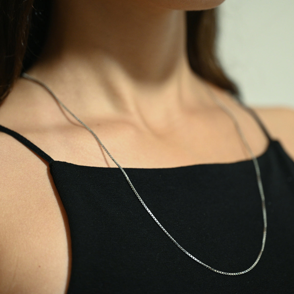 Comprar cadena tipo veneciana en oro blanco de 18kt y 59,1cm de largo con cierre tipo reasa. Cadenas con envío gratis. Joyería Ian'Or.