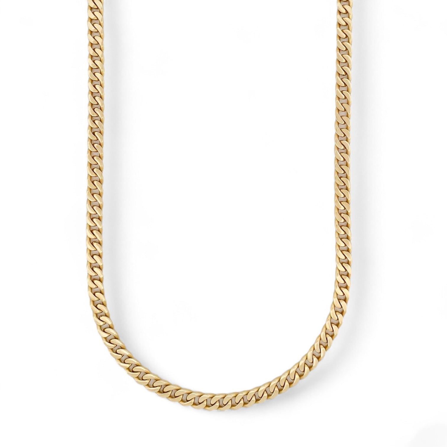 Collar de oro amarillo de 18kt con cadena barbada tipo cubana plana de 6,43mm de grosor y 2,21mm de altura. La cadena mide 60cm de largo y lleva cierre tipo cajón y 2 cierres de seguridad laterales. Joya unisex.Cadenas de hombre  de oro de 18kt baratas