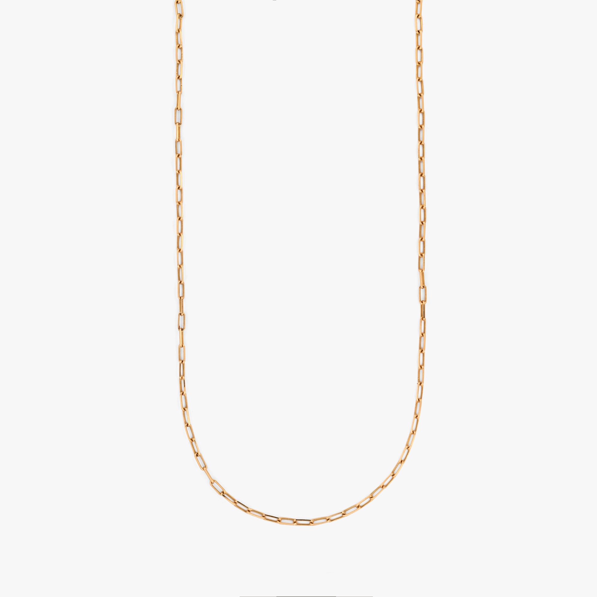 Comprar collar paperclip oro amarillo 18K de eslabón alargado y patrón geométrico. Joya ligera y resistente de estética limpia. Pieza certificada y envío gratis