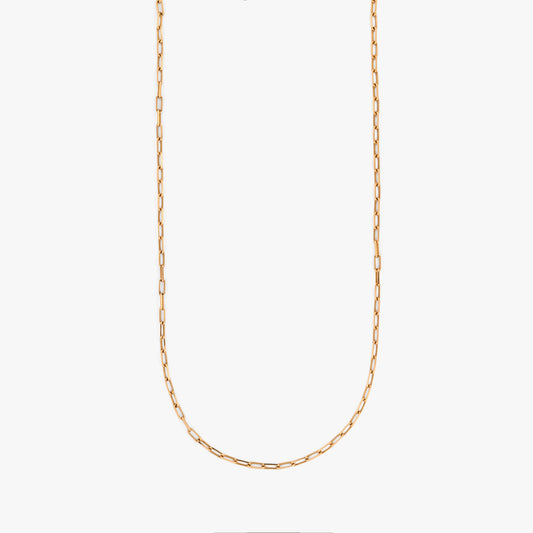 Comprar collar paperclip oro amarillo 18K de eslabón alargado y patrón geométrico. Joya ligera y resistente de estética limpia. Pieza certificada y envío gratis