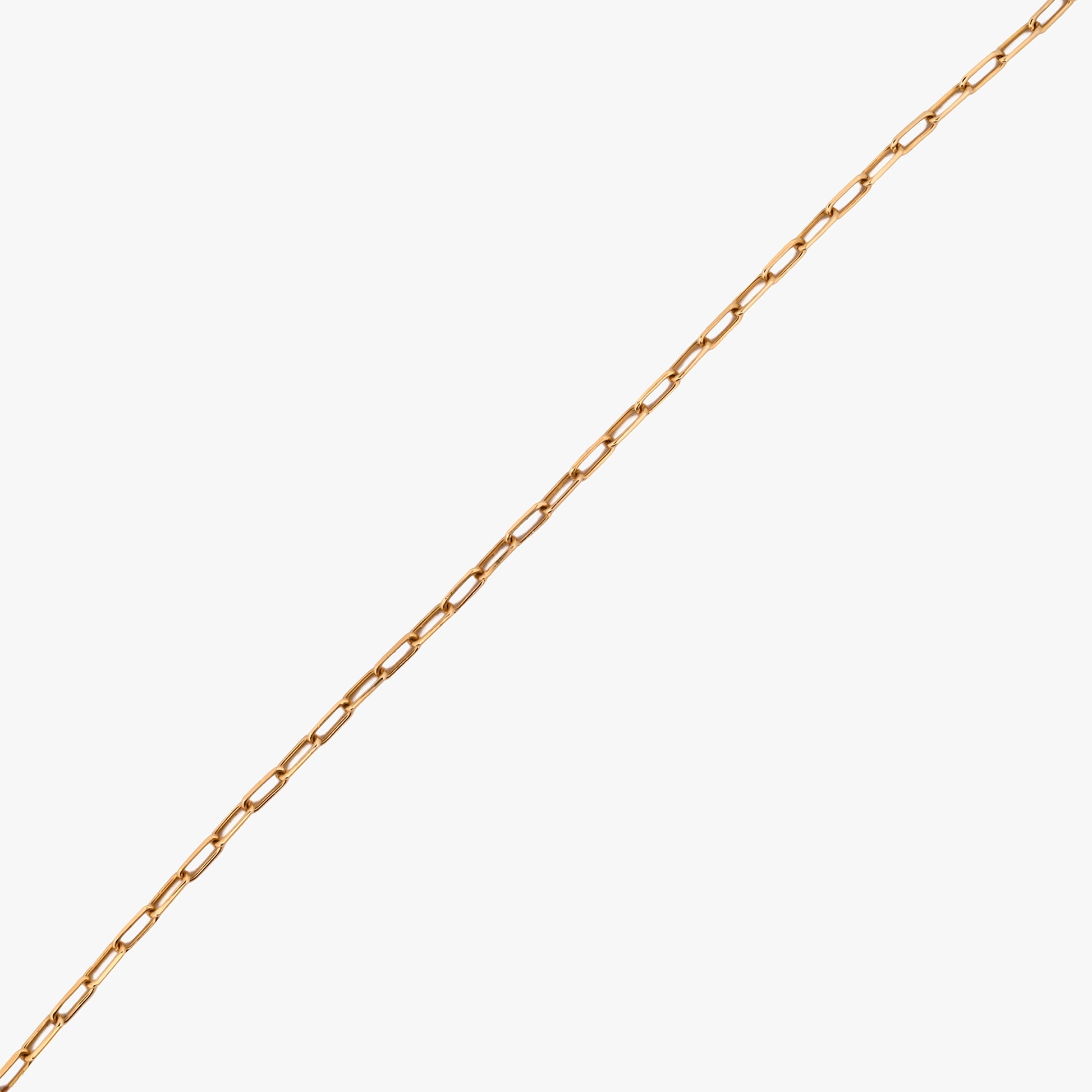 Comprar collar paperclip oro amarillo 18K de eslabón alargado y patrón geométrico. Joya ligera y resistente de estética limpia. Pieza certificada y envío gratis
