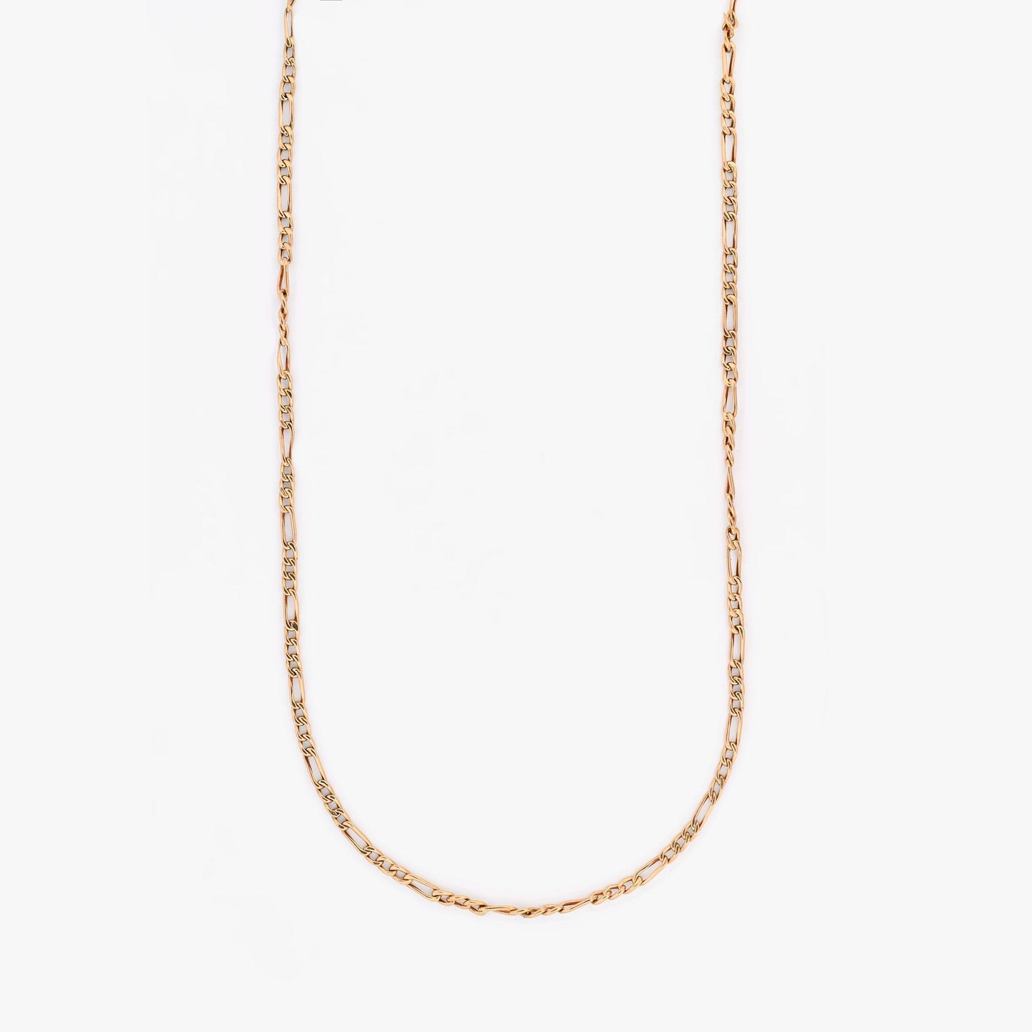 Comprar cadena Figaro oro amarillo 18K eslabón alternado. Pieza equilibrada de alta resistencia y estética uniforme. Envío gratuito y pieza certificada
