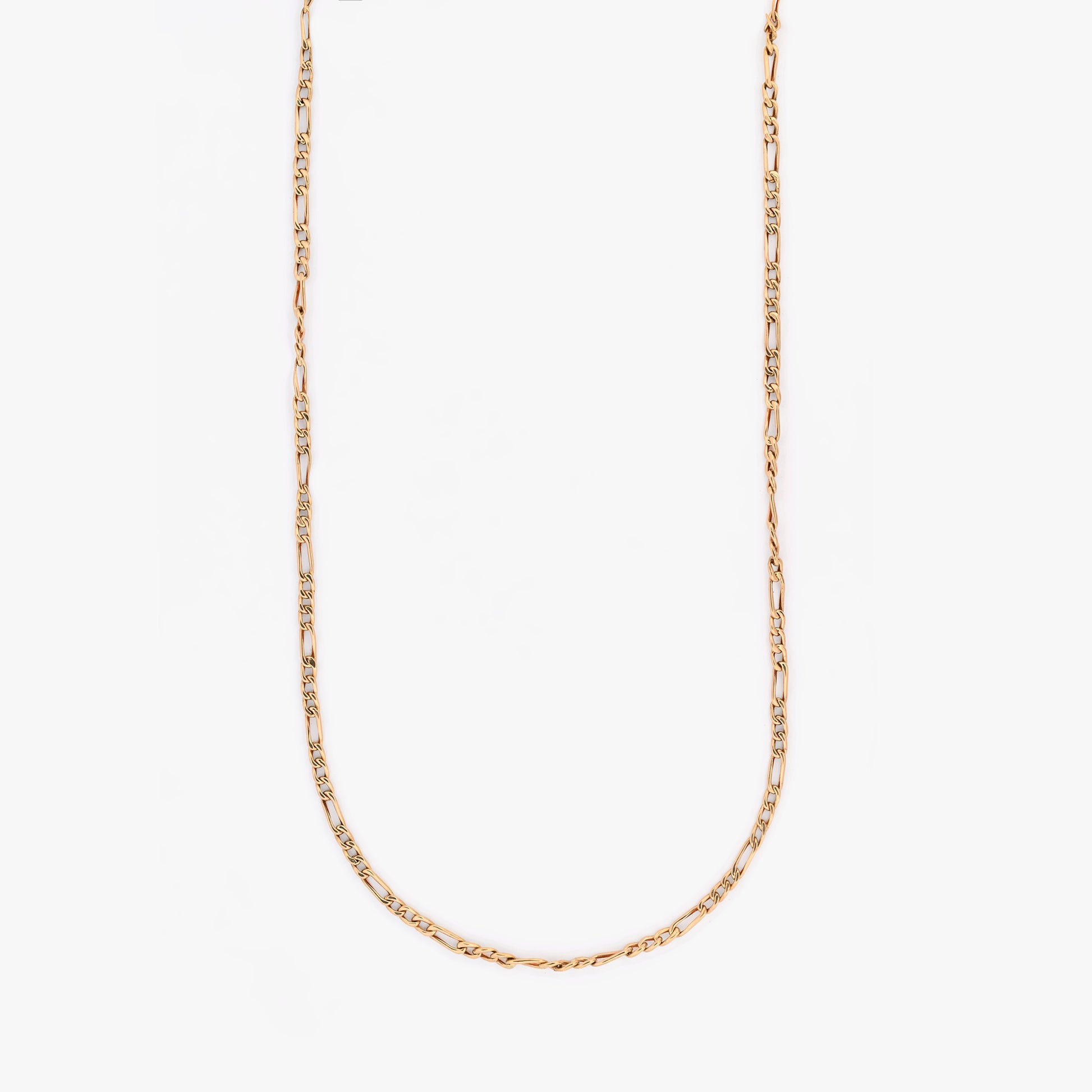 Comprar cadena Figaro oro amarillo 18K eslabón alternado. Pieza equilibrada de alta resistencia y estética uniforme. Envío gratuito y pieza certificada
