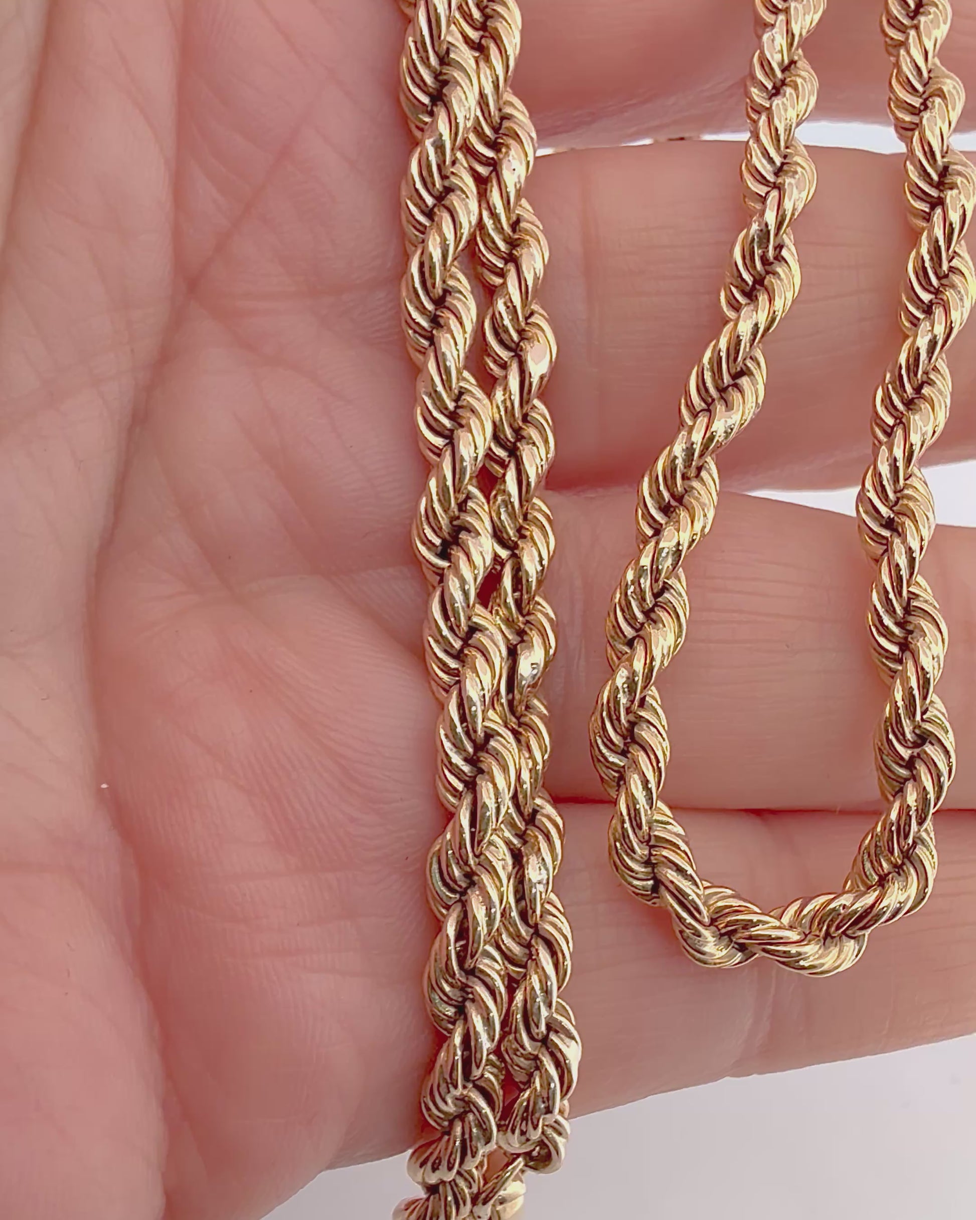 Comprar collar de oro amarillo de 18kt con cadena de cordón salomónico. La cadena mide 70cm de largo y dispone de un cierre tipo gancho. Joyería Ian'Or. Envío GRATIS.