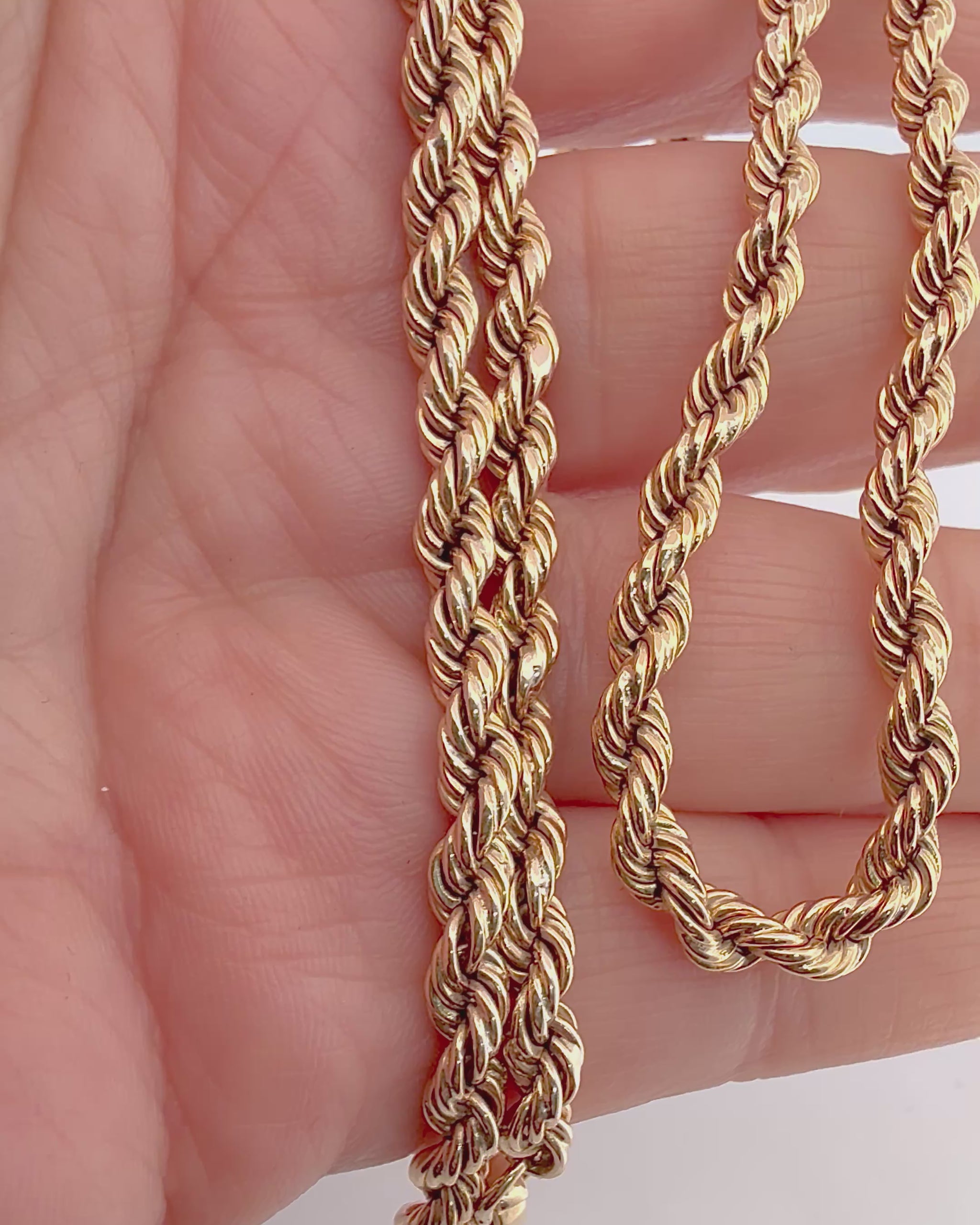 Comprar collar de oro amarillo de 18kt con cadena de cordón salomónico. La cadena mide 70cm de largo y dispone de un cierre tipo gancho. Joyería Ian'Or. Envío GRATIS.