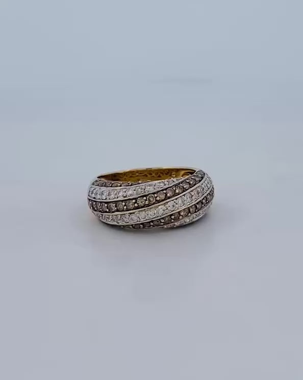Comprar anillo realizado en oro amarillo de 18kt con diamantes talla brillante blancos y negros. Anillos de segunda mano. Joyería Ian'Or. Envío GRATIS.


