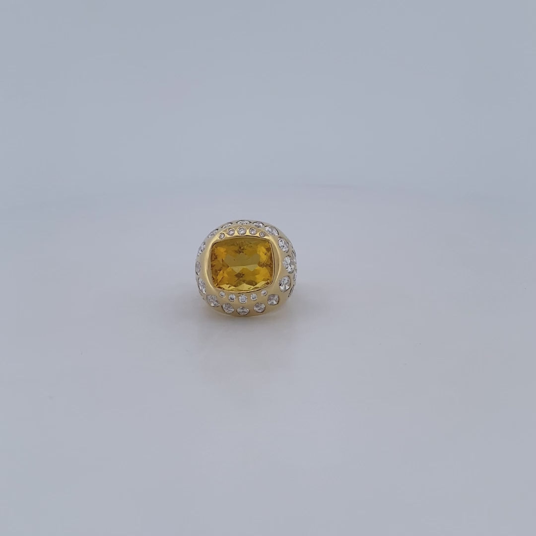 Comprar anillo realizado en oro amarillo de 18kt con citrino central y diamantes talla brillante y marquesa alrededor de el y en los brazos. Envío GRATIS.