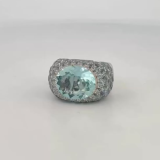 Comprar anillo de la firma Sillam realizado en oro blanco de 18kt con aguamarina central y talla brillante alrededor y en los brazos del anillo. Envío GRATIS.

