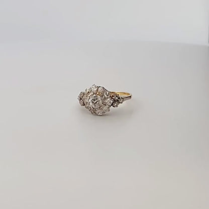 Comprar anillo vintage realizado en oro blanco de 18kt con rosetón de diamantes talla antigua. Joyas de segunda mano. Joyas vintage con diamantes. Ian'Or. 