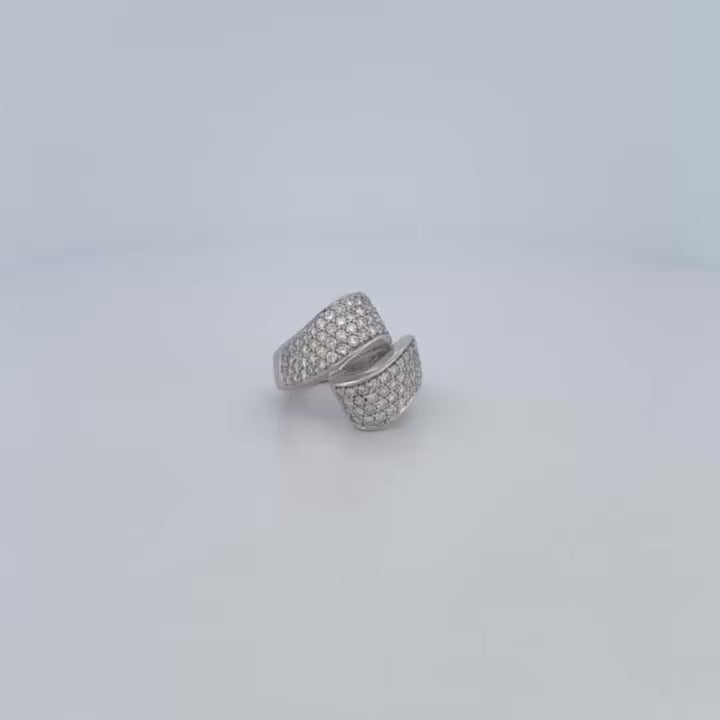 Comprar sortija de oro blanco de 18kt con pavé de diamantes talla brillante. Joyería compro oro en Barcelona. Joyas con diamantes baratas. Joyería Ian'Or.