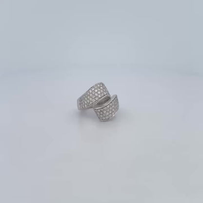 Comprar sortija de oro blanco de 18kt con pavé de diamantes talla brillante. Joyería compro oro en Barcelona. Joyas con diamantes baratas. Joyería Ian'Or.