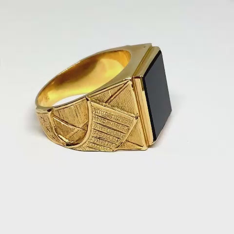 Anillo tipo sello de segunda mano de oro amarillo de 18kts con piedra cuadrada onix negra