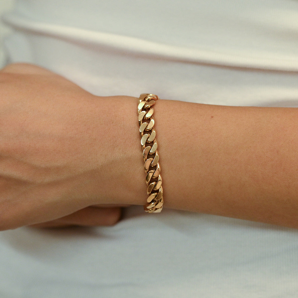 Comprar pulsera de eslabones barbados en oro amarillo de 18k. Joyería Ian'Or. Envío gratuito.