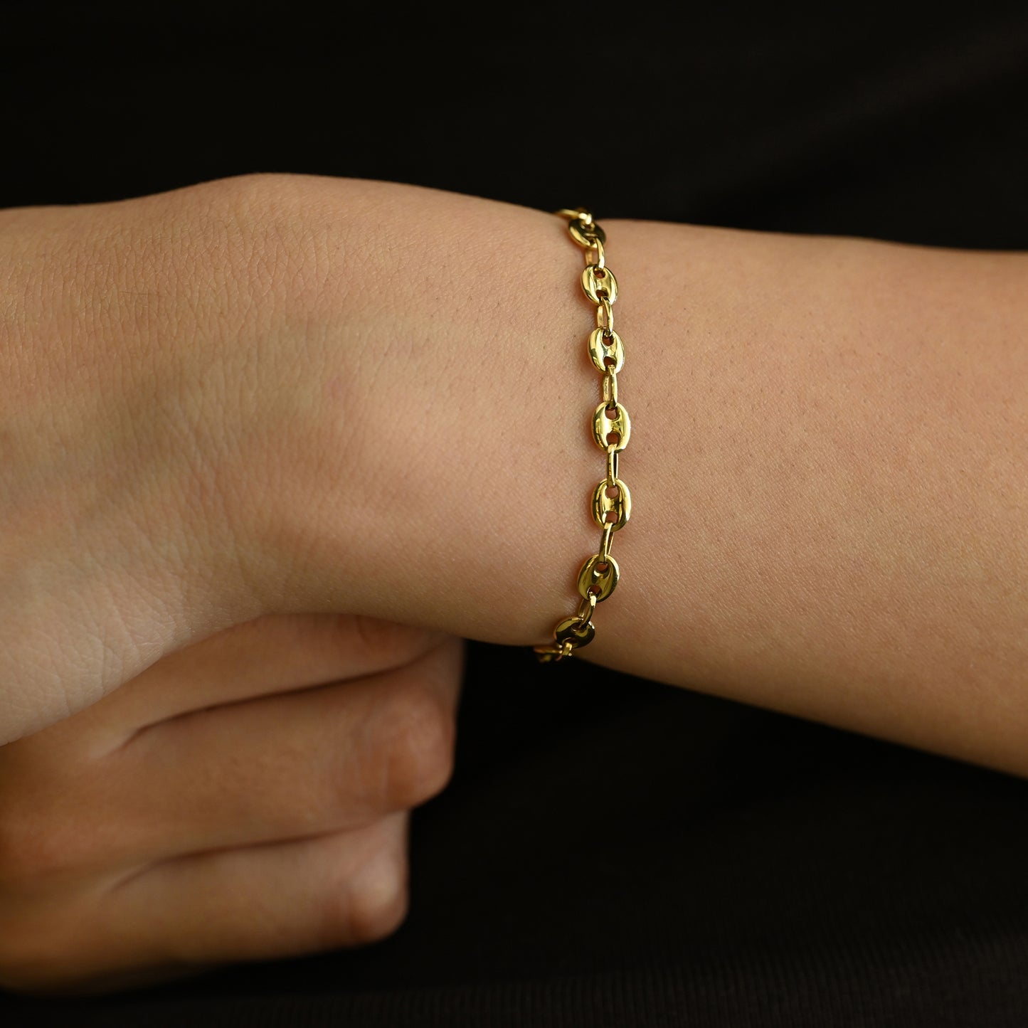 Pulsera calabrote oro amarillo 18K eslabón ovalado. Joya tradicional y equilibrada de estética uniforme y sofisticada. Envío gratuito de pieza certificada