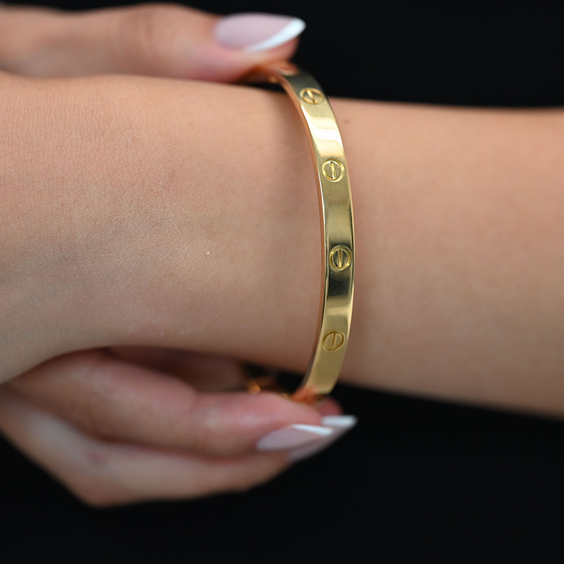 Comprar pulsera esclava de la prestigiosa firma Cartier realizada en oro rosa de 18kt. Joyas Cartier baratas. Joyería Ian'Or. Envío GRATIS y pieza certificada