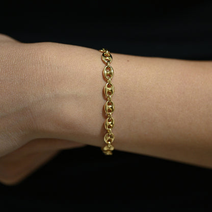 Comprar pulsera de oro de 18kt con cadena tipo calabrote de 5,99mm de grosor y 20,3cm de largo. Esta pulsera dispone de cierre tipo mosquetón.