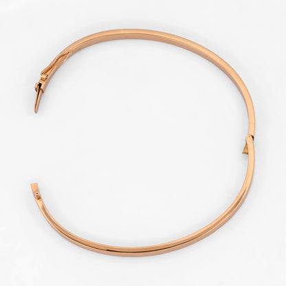Comprar pulsera rígida tipo caña en oro amarillo de 18kt con cierre de seguridad. Joyería Ian'Or. Envío GRATIS y pieza certificada.