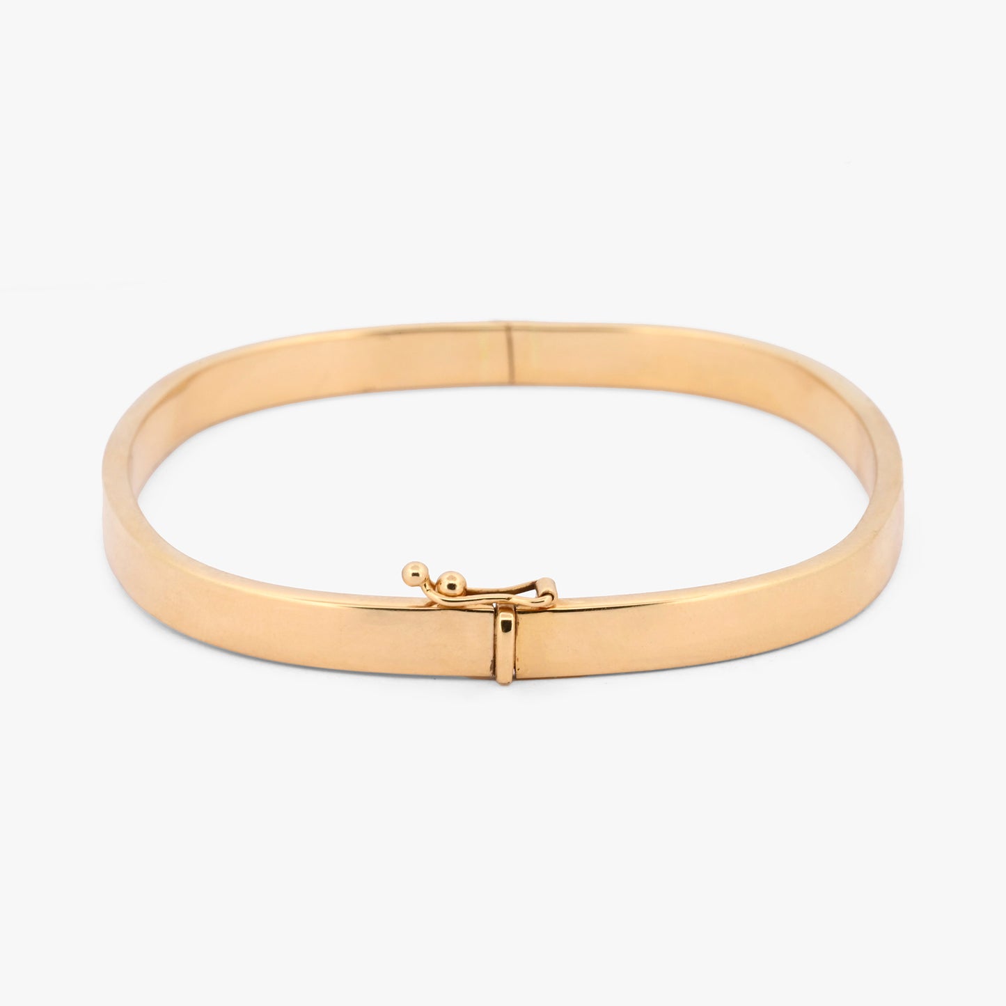 Comprar pulsera esclava oro amarillo 18K ovalada. Joya minimalista y resistente que aporta un estilo limpio y sofisticado. Pieza certificada y envío gratis