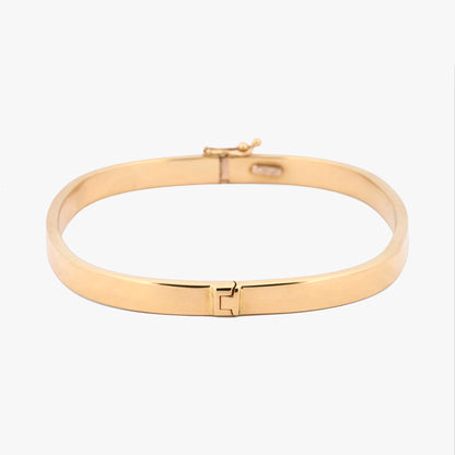 Comprar pulsera esclava oro amarillo 18K ovalada. Joya minimalista y resistente que aporta un estilo limpio y sofisticado. Pieza certificada y envío gratis