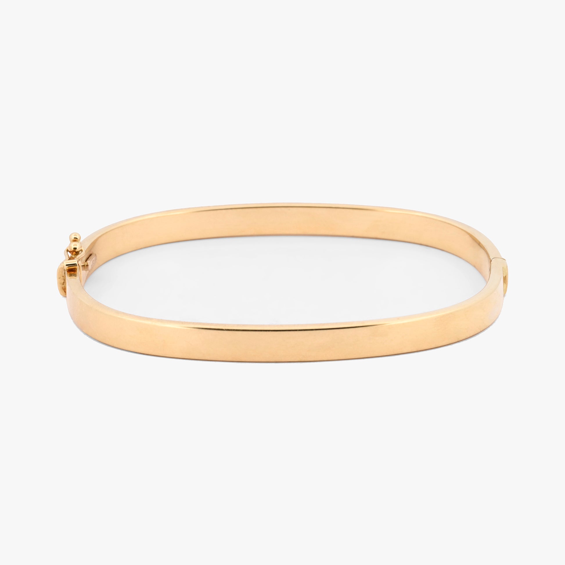 Comprar pulsera esclava oro amarillo 18K ovalada. Joya minimalista y resistente que aporta un estilo limpio y sofisticado. Pieza certificada y envío gratis